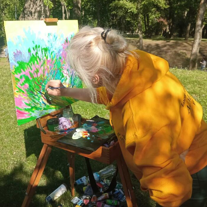 This Ukrainian Artist Captures The Essence Of Spring With Her Unique Painting Style Called “Linear Divisionism”