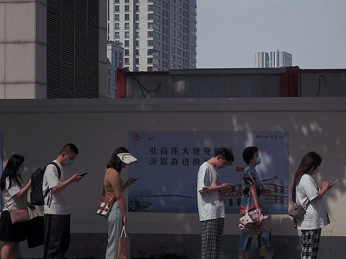 Drivers Team Up To Teach Jerk SUV Owner A Lesson In Patience Drivers Team Up To Teach Jerk SUV Owner A Lesson In Patience