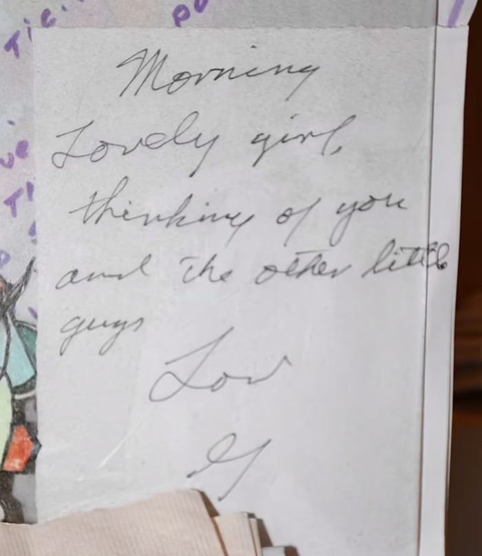 Handwritten note by Gene Hackman showing a personal message to his wife Betsy, written on white paper. Handwritten note by Gene Hackman showing a personal message to his wife Betsy, written on white paper.