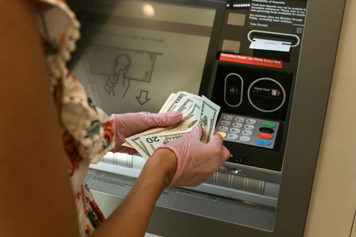 Guy Thinks GF's Money Is His Money, Asks Her To Buy Her Own Engagement Ring, She's Furious Guy Thinks GF's Money Is His Money, Asks Her To Buy Her Own Engagement Ring, She's Furious