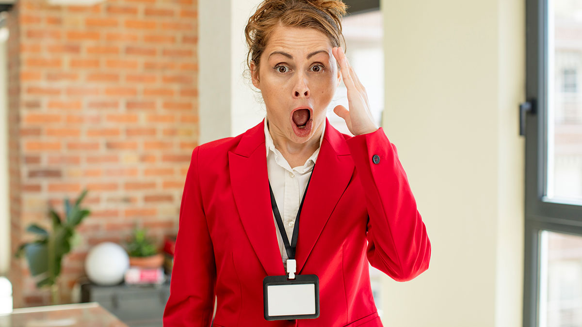 Theater Diva Thinks She Can Harass And Fire Employees As She Pleases, Gets Humiliated On Stage