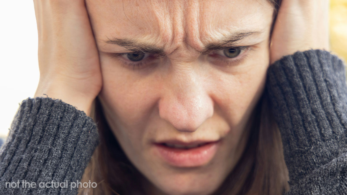 Woman Is Tired Of Having To Be On The Phone With Husband For 5 Hours While He’s Commuting