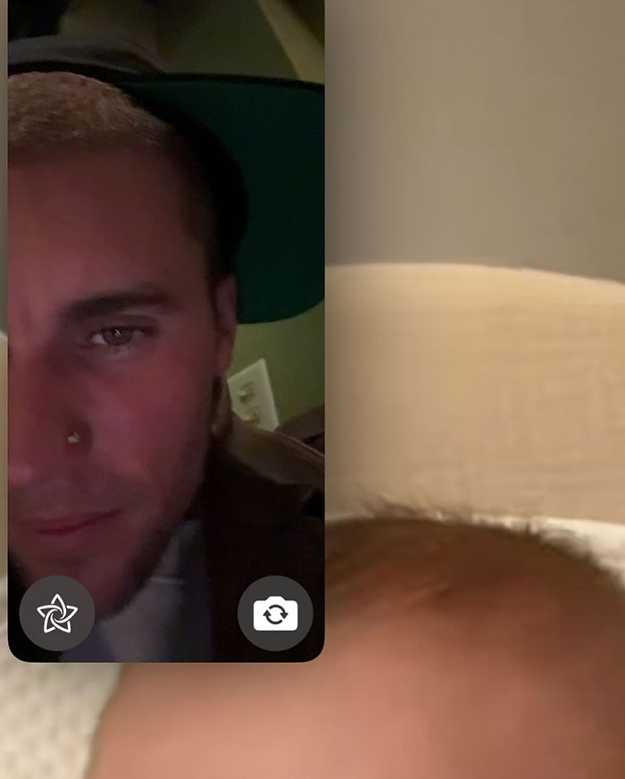 Can't create relevant alt text without recognizing people in the image. Can't create relevant alt text without recognizing people in the image.