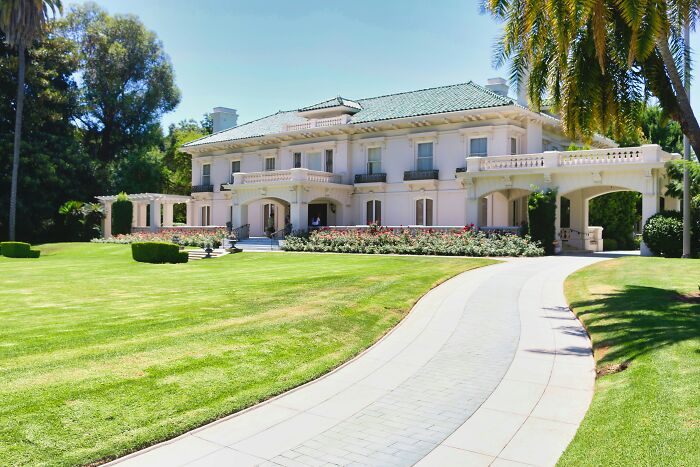 30 People Who Survived The 2008 Recession Share What It Was Really Like