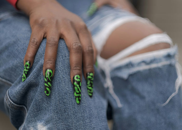 “5 Years Of My Life Down The Drain For Nothing”: Lifestyle Choices That Scream “Red Flag”