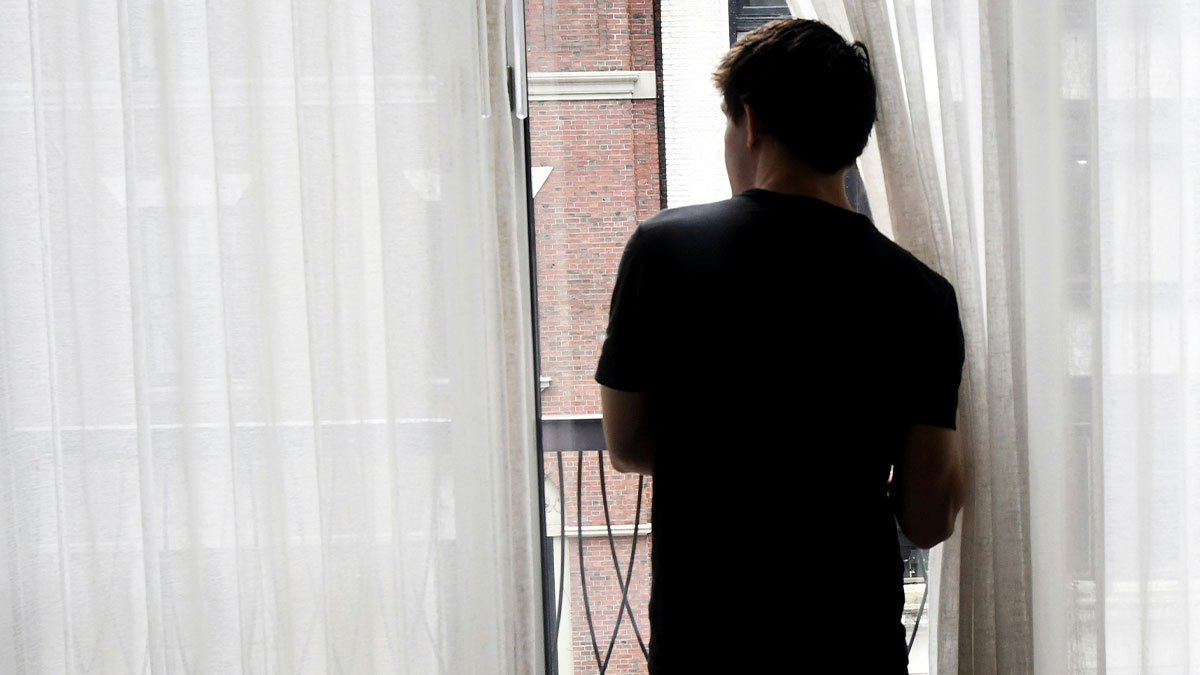 “Didn’t Like Having An Abomination Under Her Roof”: 30 Times Parents Kicked Their Kids Out