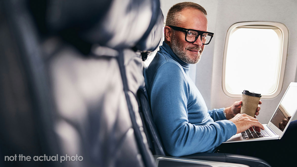 Platinum Flyer Demands Another Guy’s Seat, Flight Attendants Tell Him To Talk To The Gate Agent