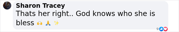 Comment expressing support for nun mourning over Pope Francis' casket, showing empathy and blessing emojis. Comment expressing support for nun mourning over Pope Francis' casket, showing empathy and blessing emojis.