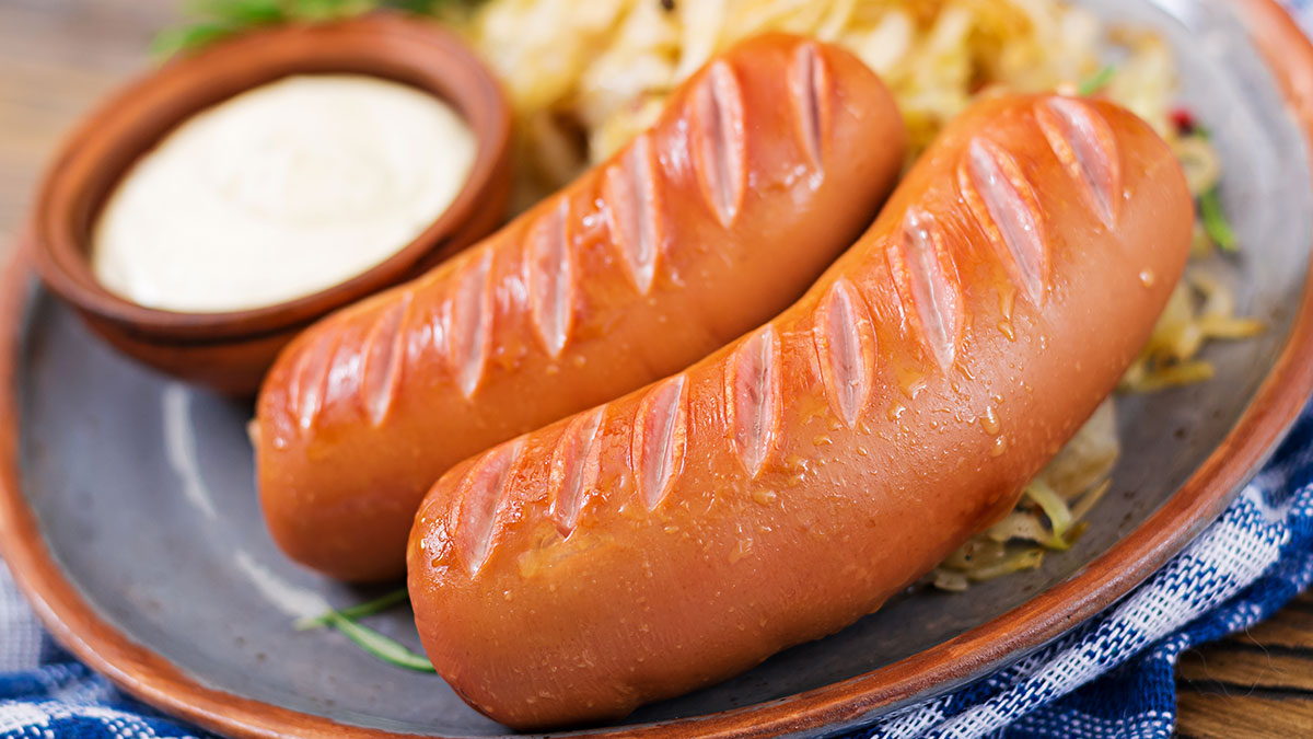 Here’s The Reason Why 23K Pounds Of Johnsonville Cheddar Bratwurst Got Recalled, Folks Are Appalled