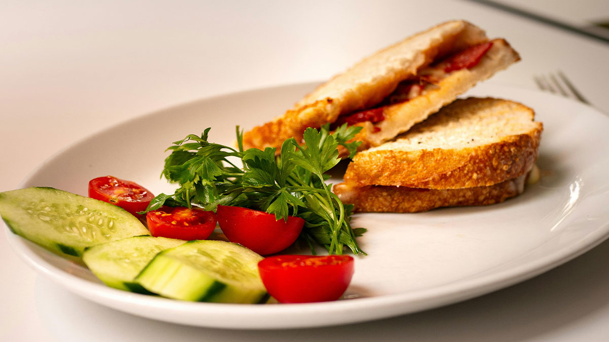 “We Called Them Deathballs”: 30 Things People Remember From Restaurants That Don’t Exist Today