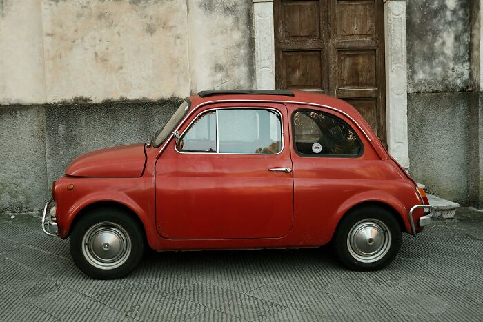 Husband Is Fed Up With Taking His Allergic-To-Driving Wife Everywhere, But She Just Won’t Start Husband Is Fed Up With Taking His Allergic-To-Driving Wife Everywhere, But She Just Won’t Start
