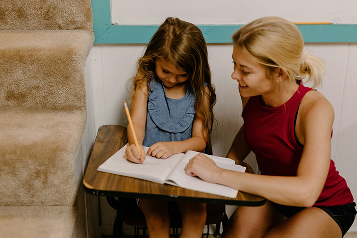 “She Definitely Owes Me”: Mom Won’t Pick Her Kid Up From Friend’s House, Has To Pay For Damages “She Definitely Owes Me”: Mom Won’t Pick Her Kid Up From Friend’s House, Has To Pay For Damages