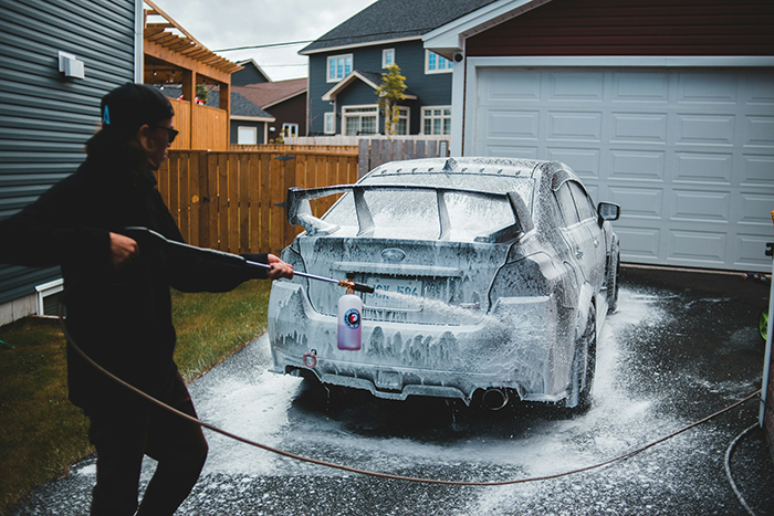 &ldquo;Trigger Warning&rdquo;: Mom Films Herself Cleaning Her Car, Receives Backlash