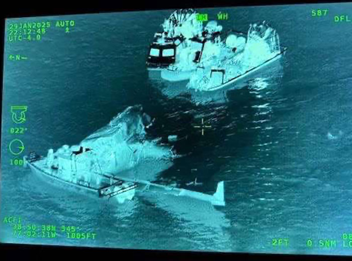 Thermal image showing military boats on water moments before horrific DC plane crash involving army pilot instructions. Thermal image showing military boats on water moments before horrific DC plane crash involving army pilot instructions.