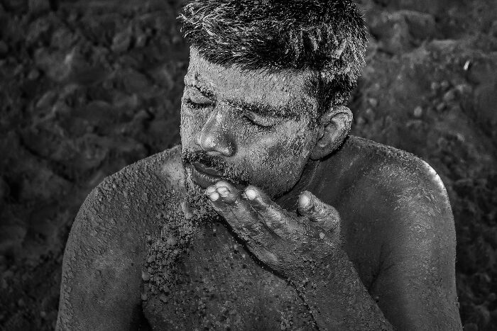 Kushti: Traditional Indian Mud Wrestling (10 Pics)
