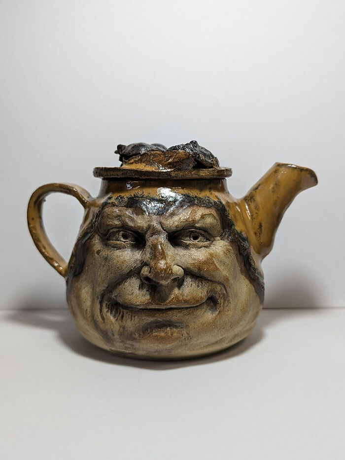 Mischevious Teapot