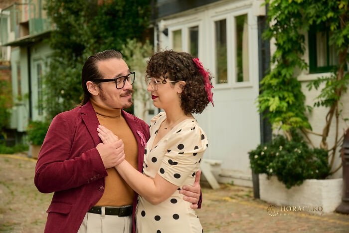 A Stylish London Engagement Photoshoot In Notting Hill (23 Pics)