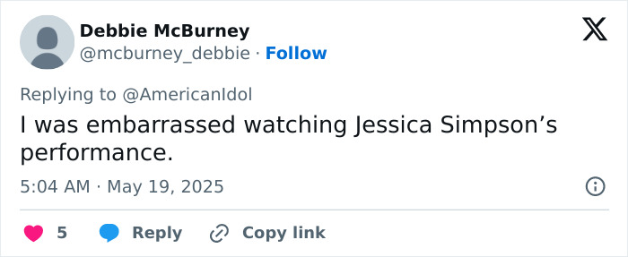 Screenshot of a tweet criticizing Jessica Simpson’s first live TV performance in 15 years as an absolute train wreck. Screenshot of a tweet criticizing Jessica Simpson’s first live TV performance in 15 years as an absolute train wreck.
