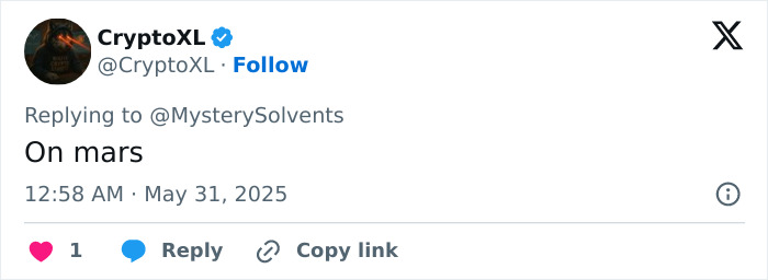 Elon Musk appearing at White House with visible black eye and head tics, raising concerns about glitching behavior. Elon Musk appearing at White House with visible black eye and head tics, raising concerns about glitching behavior.