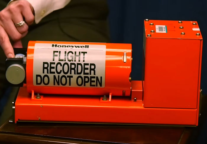 Orange Honeywell flight recorder used in investigation moments before horrific DC plane crash involving army pilot warnings. Orange Honeywell flight recorder used in investigation moments before horrific DC plane crash involving army pilot warnings.