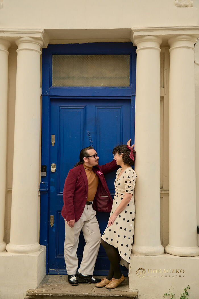 A Stylish London Engagement Photoshoot In Notting Hill (23 Pics)