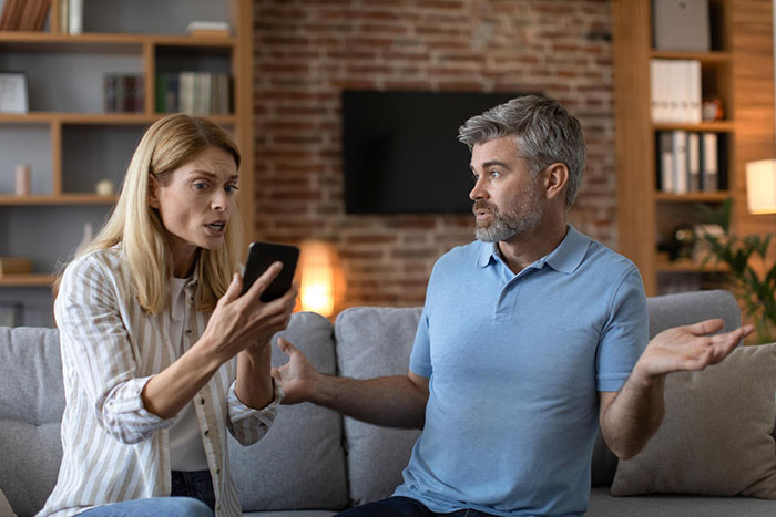 Parents Plan To Kick Out Their Teen After Her 18th Birthday, Freak Out When She Leaves By Herself Parents Plan To Kick Out Their Teen After Her 18th Birthday, Freak Out When She Leaves By Herself