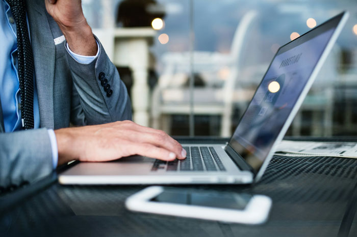 35 Times Bosses, Teachers, Or Parents Went Completely Off The Rails