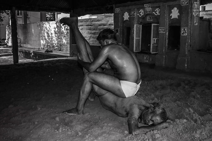 Kushti: Traditional Indian Mud Wrestling (10 Pics)