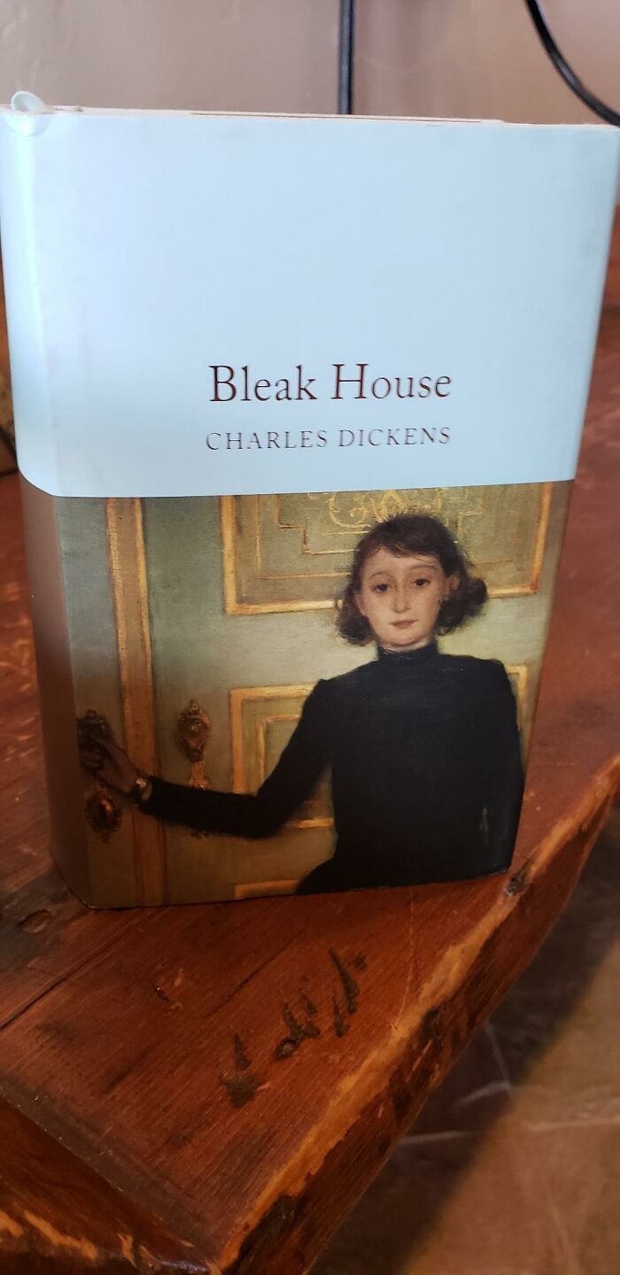 40 Times People Read A Book And Were In Awe