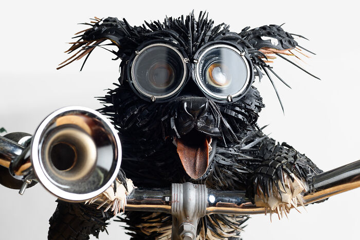 I Turn Discarded Bike Parts, Tubes, And Tires Into Sculptures I Turn Discarded Bike Parts, Tubes, And Tires Into Sculptures