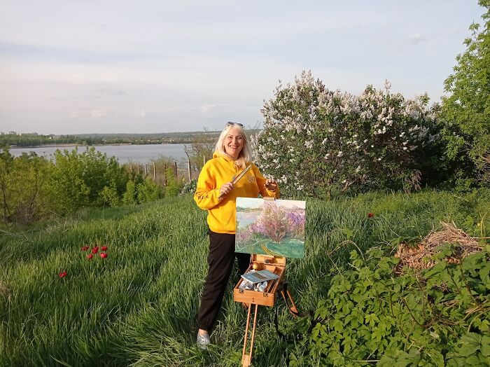 Painting Above The Blossoms: My Spring Plein Air Journey In Ukraine (7 Pics) Painting Above The Blossoms: My Spring Plein Air Journey In Ukraine (7 Pics)