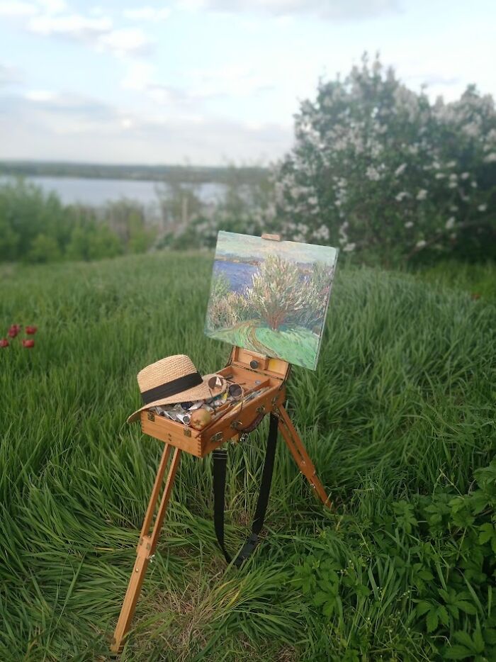 Painting Above The Blossoms: My Spring Plein Air Journey In Ukraine (7 Pics) Painting Above The Blossoms: My Spring Plein Air Journey In Ukraine (7 Pics)