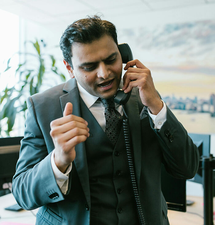 Hey Pandas, AITA For Letting My Boss Humiliate Himself After Ignoring My Warnings? Hey Pandas, AITA For Letting My Boss Humiliate Himself After Ignoring My Warnings?