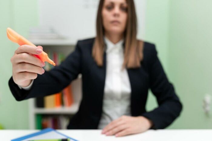 Job Interviews Took A Wild Turn When These 50 Candidates Got Hit With The Most Absurd Questions