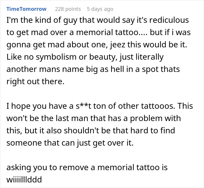 Alt text: Online comment discussing man demanding girlfriend remove tattoo honoring late boyfriend, causing emotional conflict.