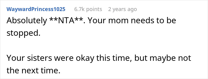 Screenshot of an online comment discussing a man finding out his mom left his little sisters at his empty house and calling CPS. Screenshot of an online comment discussing a man finding out his mom left his little sisters at his empty house and calling CPS.