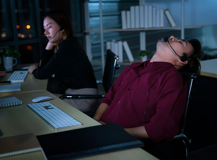 “I Work One Week A Month And No One Has Noticed”: Guy Shares The Dark Side Of His ‘Cheat Code’ “I Work One Week A Month And No One Has Noticed”: Guy Shares The Dark Side Of His ‘Cheat Code’