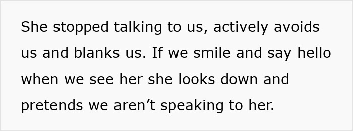 Text screenshot highlighting a dispute where a neighbor put spikes on a fence after a couple got an outdoor cat. Text screenshot highlighting a dispute where a neighbor put spikes on a fence after a couple got an outdoor cat.