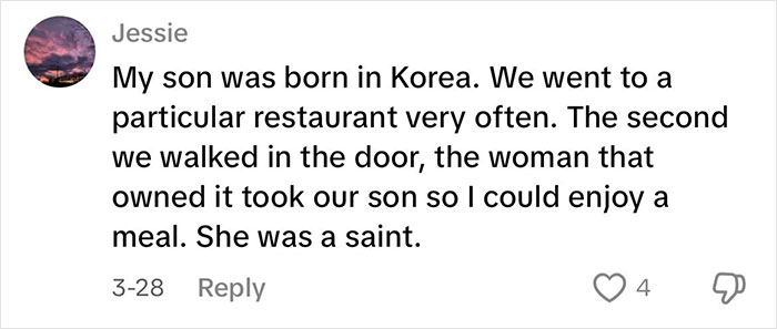Comment describing a Japanese waitress helping a traveling mom and dad, sparking internet discussion. Comment describing a Japanese waitress helping a traveling mom and dad, sparking internet discussion.