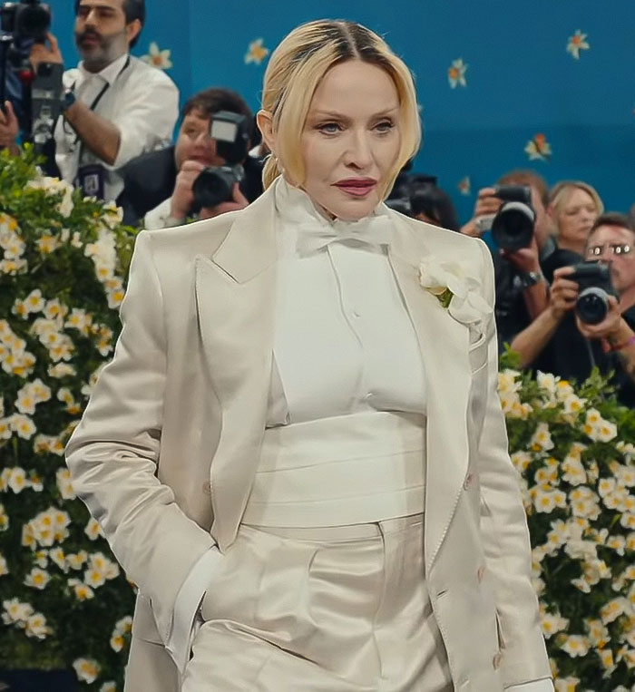 Madonna in an ivory suit at an event, fans notice her famous facial gap is missing in recent appearance Madonna in an ivory suit at an event, fans notice her famous facial gap is missing in recent appearance