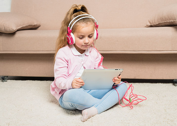 Woman Doesn’t Get Why Her Gift For Her Granddaughter Is Weird And Inappropriate Woman Doesn’t Get Why Her Gift For Her Granddaughter Is Weird And Inappropriate