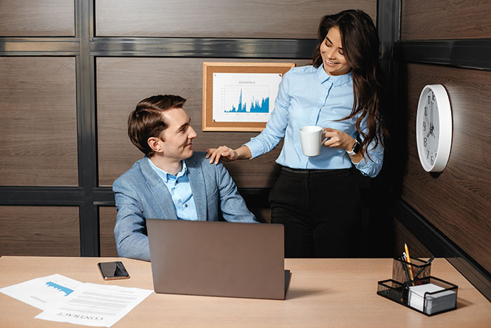 Husband Plans Secret Affair With Younger Coworker, Wife Finds Out Everything Husband Plans Secret Affair With Younger Coworker, Wife Finds Out Everything