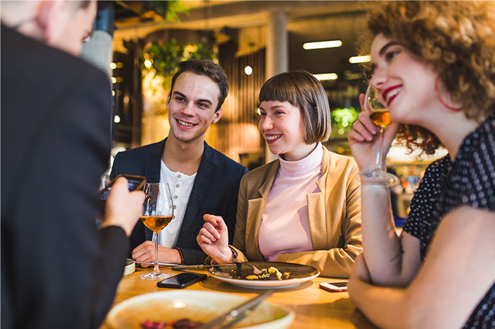 Person Finds Out After Dinner That They’re “Treating The Table,” Refuses To Pay Person Finds Out After Dinner That They’re “Treating The Table,” Refuses To Pay