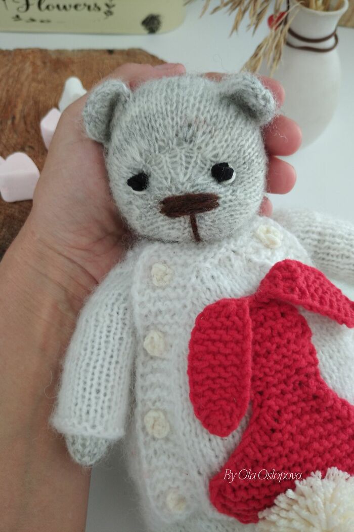 “My Bear Stories”: I’m In Love With Teddy Bears, And I’m Rediscovering That Love Through Knitting Toys (10 Pics)