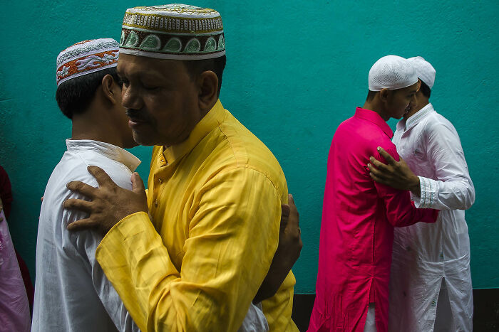 Chasing Colors - The Soul Of Street Photography