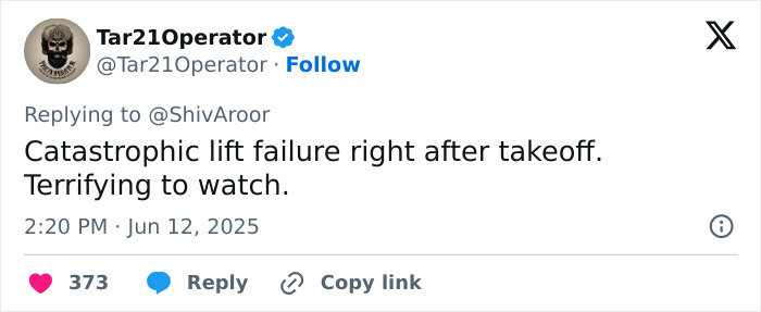 Screenshot of a tweet describing catastrophic lift failure right after plane takeoff, highlighting unusual and terrifying incident. Screenshot of a tweet describing catastrophic lift failure right after plane takeoff, highlighting unusual and terrifying incident.