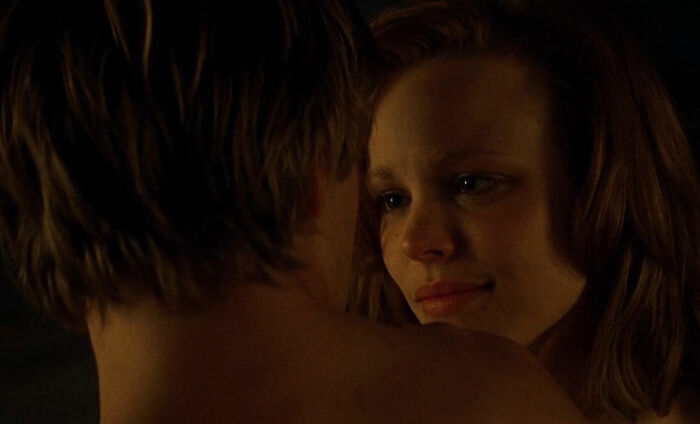 30 People Call Out Popular Romantic Movies That Are Actually Super Toxic