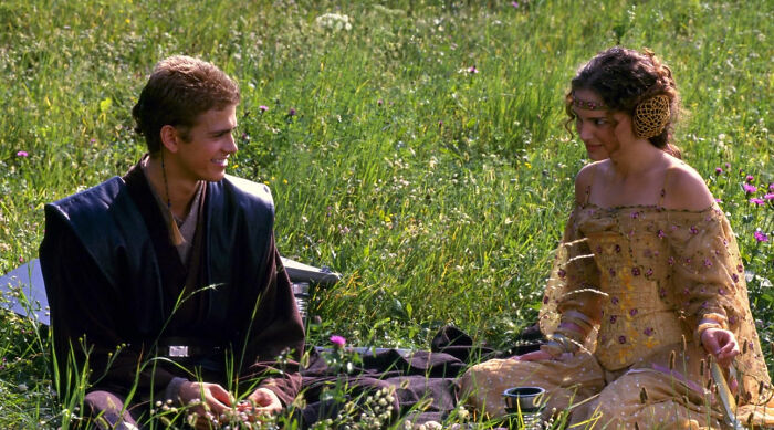 30 People Call Out Popular Romantic Movies That Are Actually Super Toxic