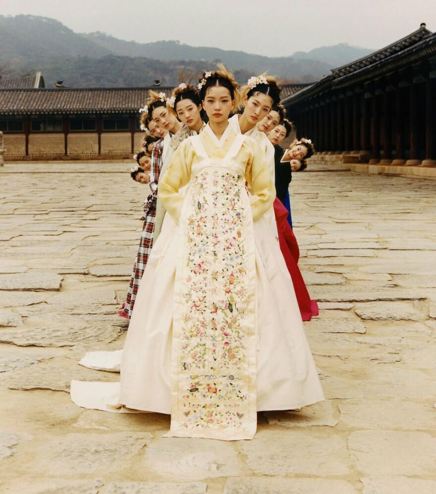 "Hyper-Stylized Portraits That Blur Fashion, Sculpture And Emotion &ndash; The Art Of Cho Gi-Seok"