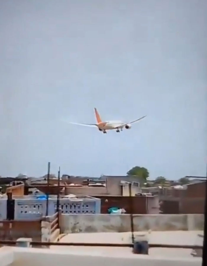 Passenger plane making an unusual low take-off above a residential area before a horrifying crash with suspected evil intent. Passenger plane making an unusual low take-off above a residential area before a horrifying crash with suspected evil intent.
